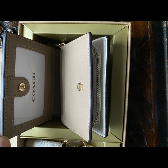 Coach wallet and picture frame key fob gift set 100% AUTHENTIC Christmas BNIB - Picture 4 of 6